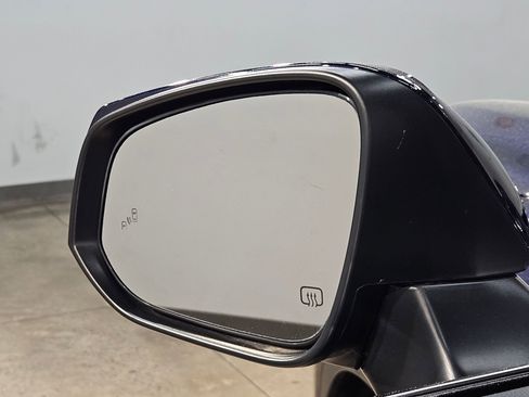 Certified 2025 Toyota Grand Highlander FWD image 22