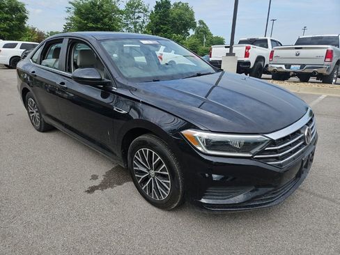 Used 2019 Volkswagen Jetta SEL FWD image 2