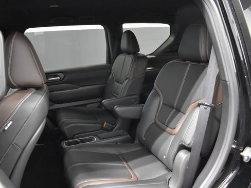 New 2026 Nissan Armada SL w/ Captain's Chari Seat Package image 34