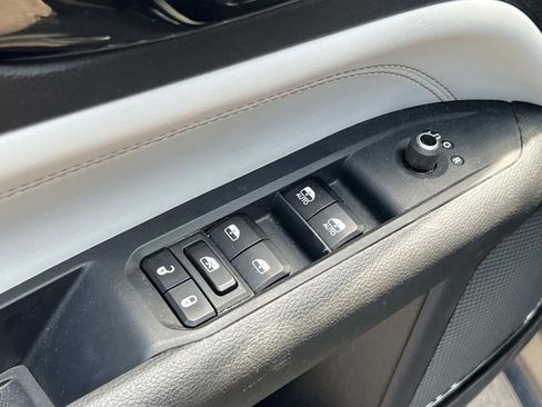 Certified 2023 Jeep Compass Limited AWD/4WD image 18