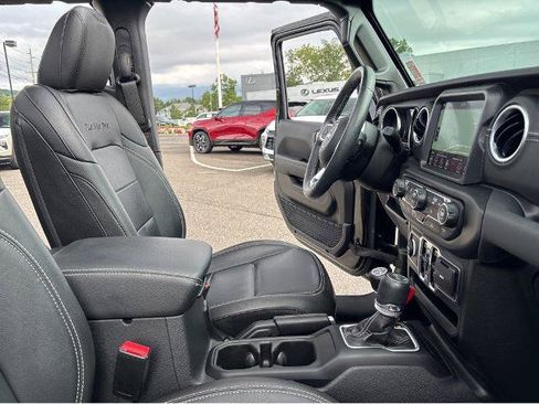 Used 2023 Jeep Wrangler Unlimited Sahara w/ Cold Weather Group AWD/4WD image 30