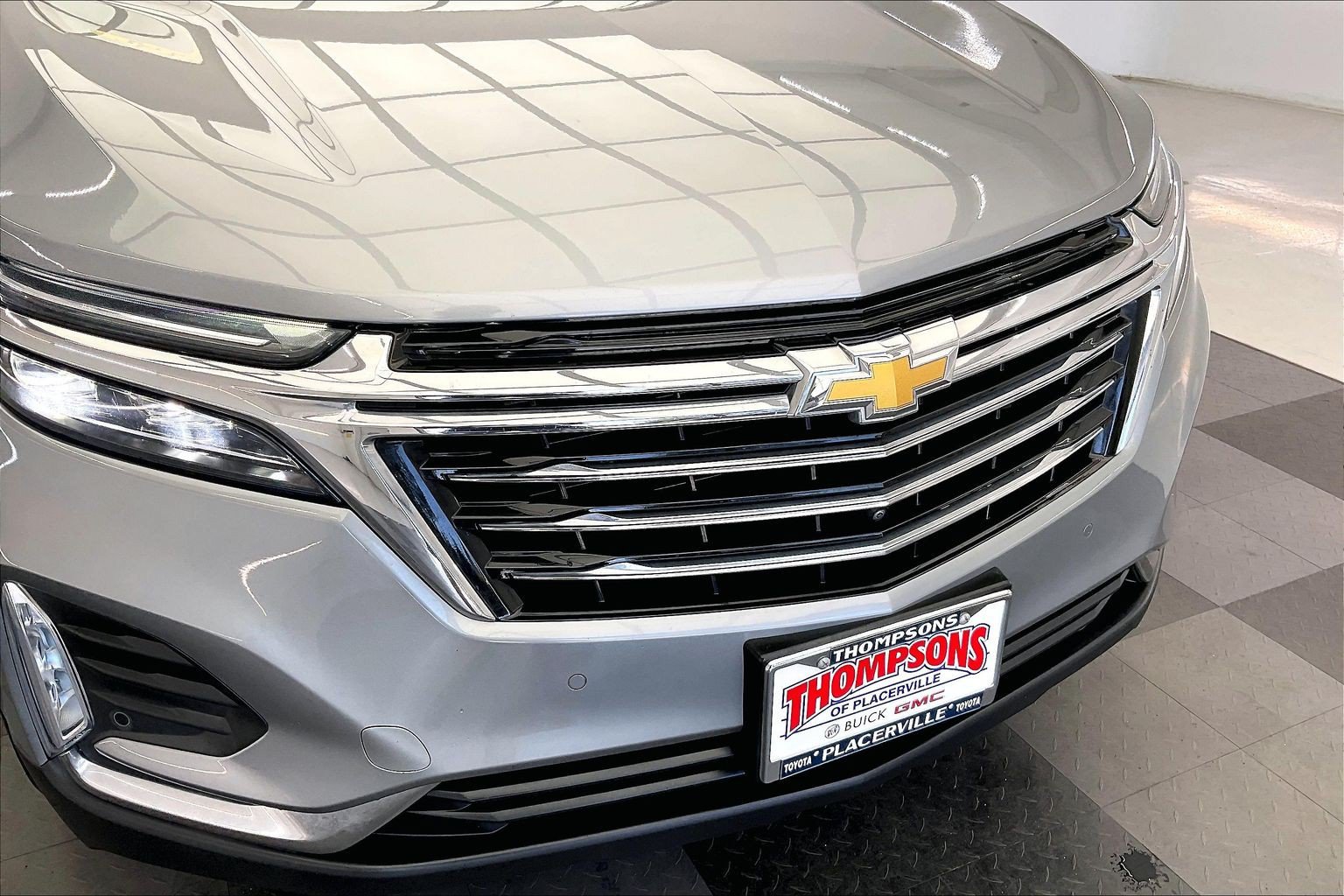 Used 2023 Chevrolet Equinox Premier AWD/4WD image 30