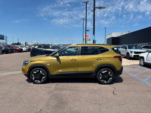 Used 2024 Kia Seltos SX w/ SX Sunroof Package AWD/4WD image 8