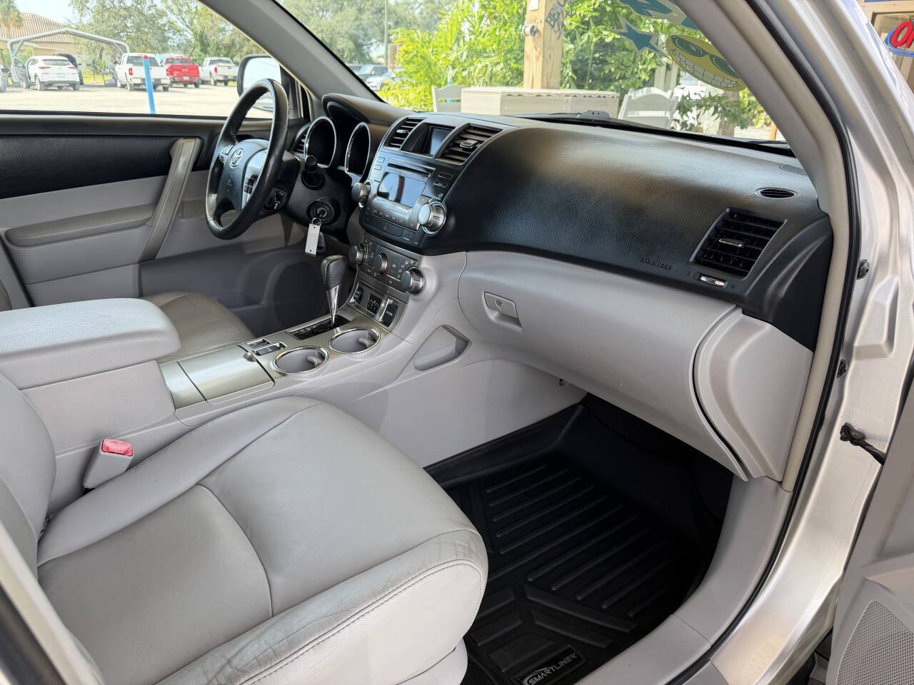 Used 2012 Toyota Highlander SE AWD/4WD image 24