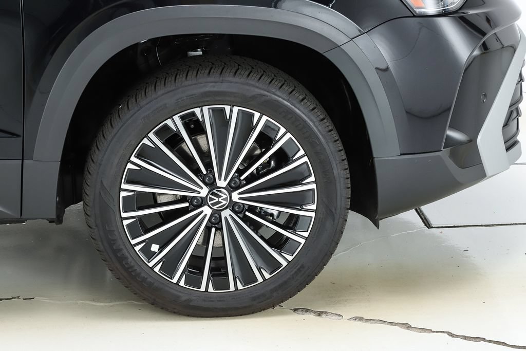 New 2026 Volkswagen Taos SE FWD image 51