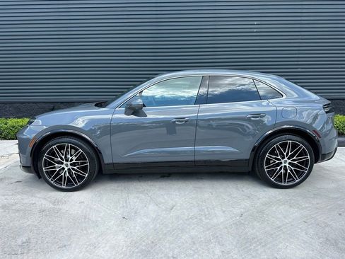 Used 2026 Porsche Macan Turbo Electric AWD/4WD image 2