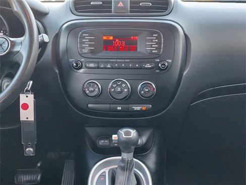 Used 2014 Kia Soul + image 16