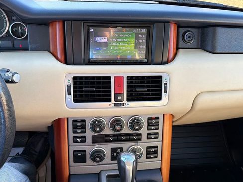 Used 2004 Land Rover Range Rover HSE image 11