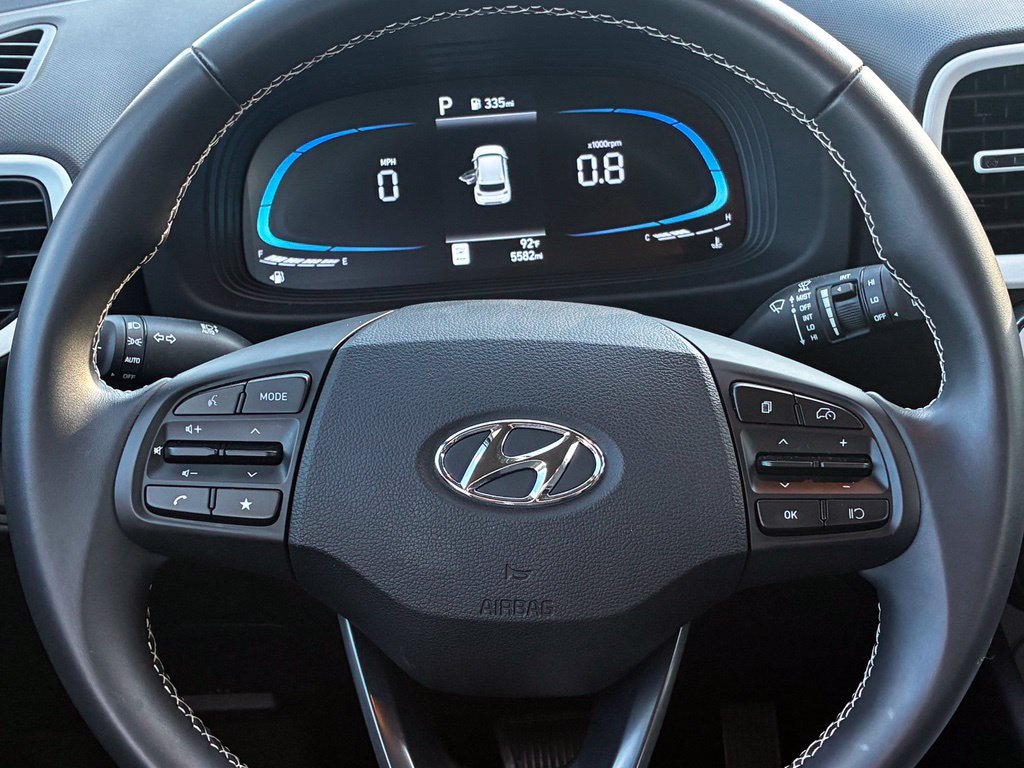 Used 2025 Hyundai Venue Limited FWD image 10