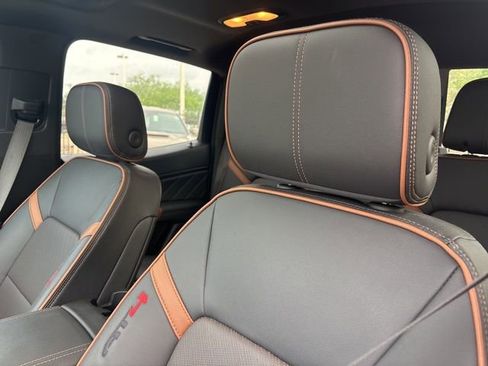 Used 2023 GMC Canyon AT4 w/ AT4 Premium Package image 9