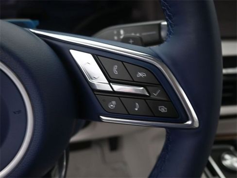 Certified 2025 Buick Enclave Avenir image 33