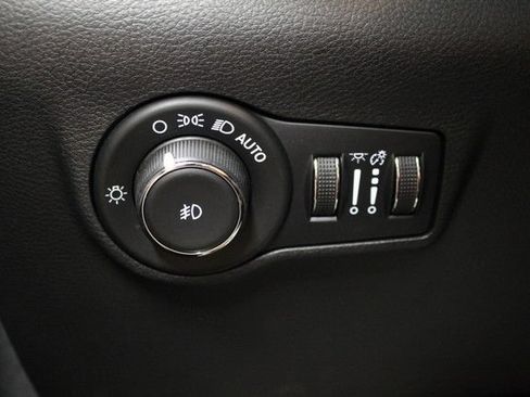 Used 2023 Jeep Compass Latitude AWD/4WD image 20