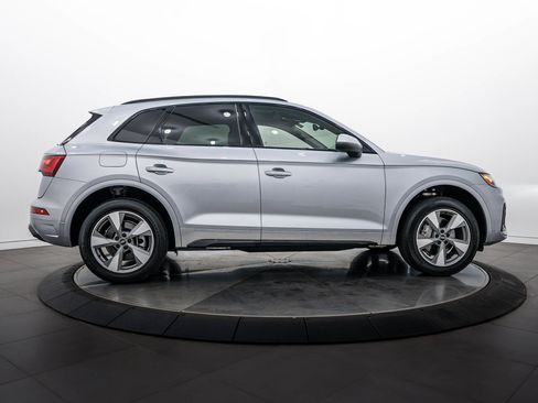 Used 2024 Audi Q5 2.0T Premium Plus w/ Premium Plus Package AWD/4WD image 3