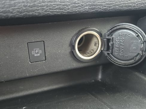 Used 2025 Mitsubishi Outlander SE FWD image 30