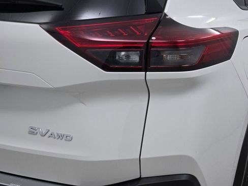 Used 2023 Nissan Rogue SV image 13