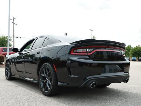 Used 2022 Dodge Charger R/T w/ Blacktop Package image 8