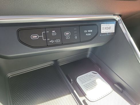 New 2026 Kia Carnival EX FWD image 26