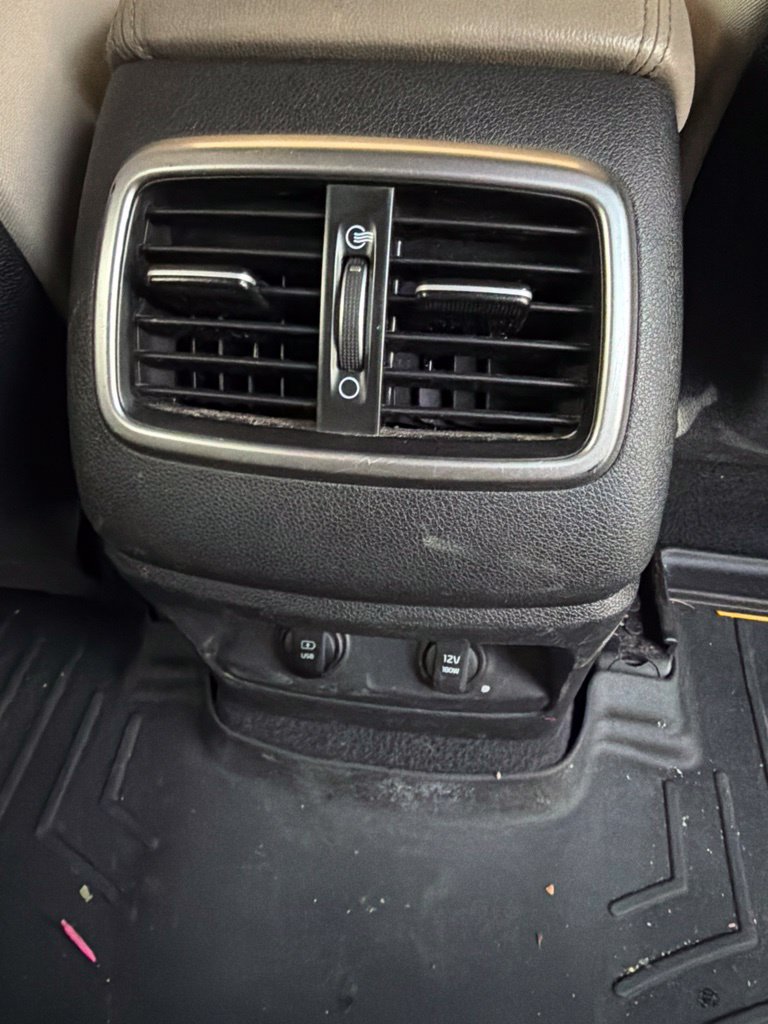 Used 2019 Kia Sorento FWD V6 image 13