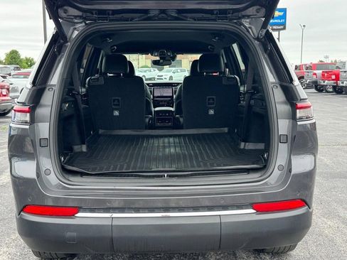 Used 2024 Jeep Grand Cherokee L Limited AWD/4WD image 5