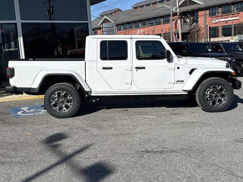 New 2026 Jeep Gladiator Sport AWD/4WD image 38