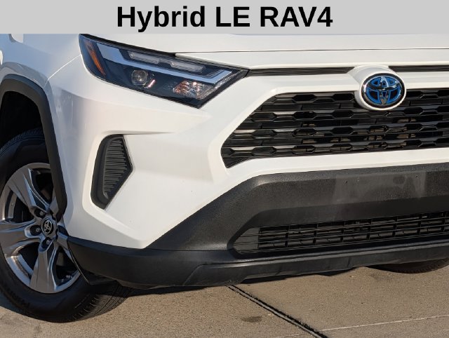 Used 2024 Toyota RAV4 LE AWD/4WD image 3