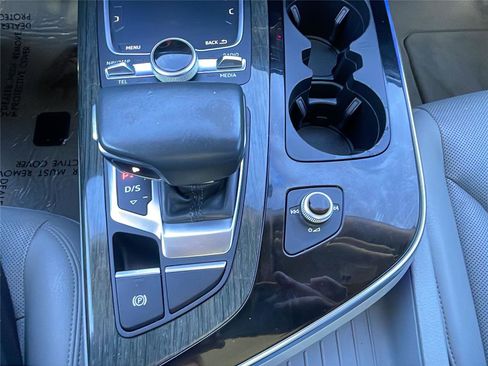 Used 2018 Audi Q7 3.0T Prestige w/ Prestige Package image 28