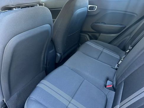 Used 2022 Hyundai Venue SEL image 13