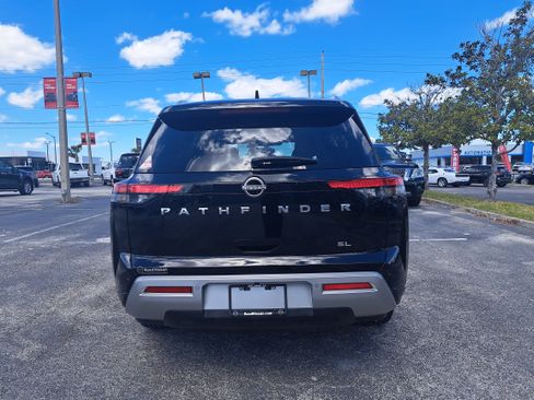Certified 2022 Nissan Pathfinder SL image 6