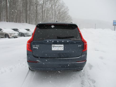 Certified 2023 Volvo XC90 B5 Core w/ Climate Package image 6