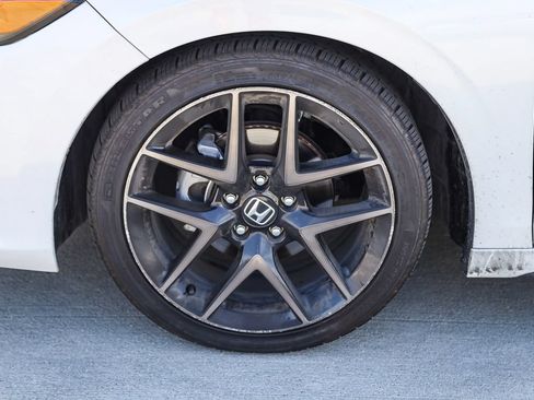 Used 2024 Honda Civic Sport Touring image 4
