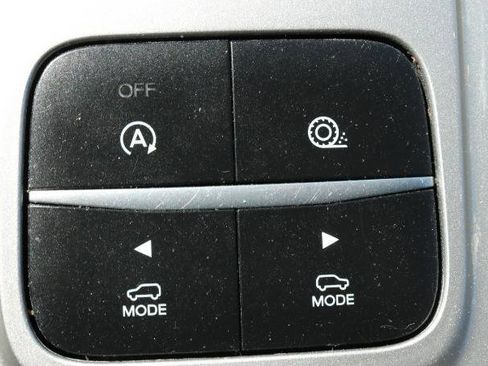 Used 2020 Ford Explorer XLT RWD image 16