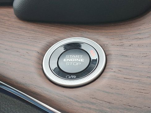 New 2025 Jeep Grand Cherokee Summit image 20