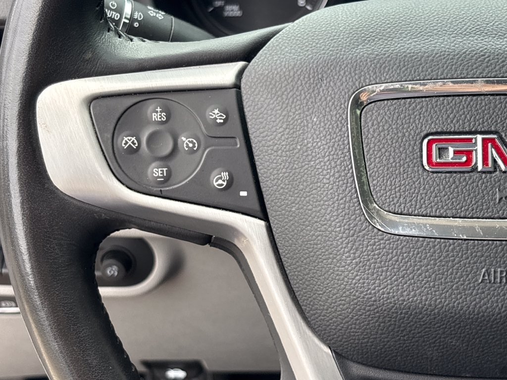 Used 2022 GMC Terrain SLT w/ Tech Package FWD image 18
