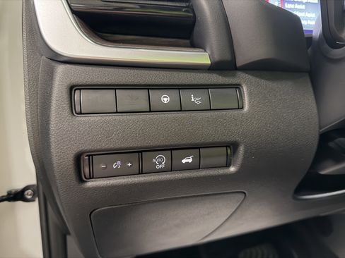 Used 2025 Nissan Rogue Platinum w/ Tech Package AWD/4WD image 18