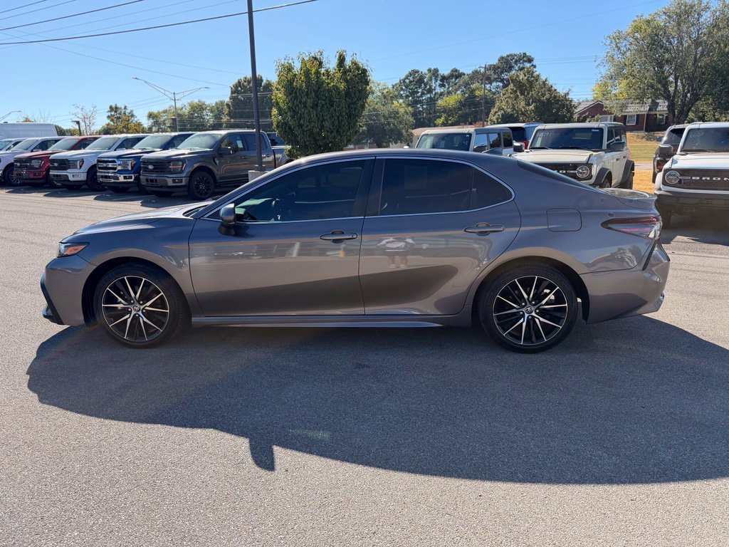 Used 2023 Toyota Camry SE FWD image 4
