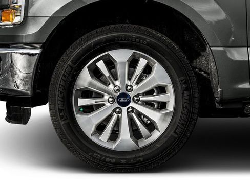 Used 2017 Ford F150 XLT w/ Equipment Group 302A Luxury RWD image 12