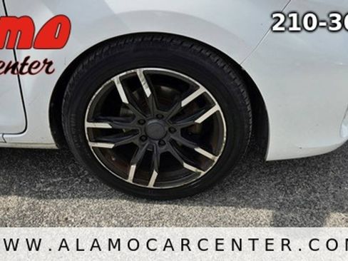 Used 2014 Scion xB FWD image 13
