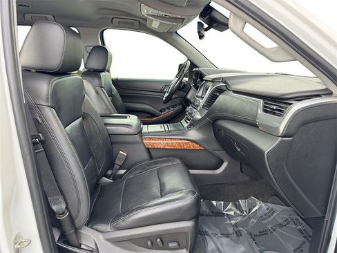 Used 2018 Chevrolet Suburban Premier image 18