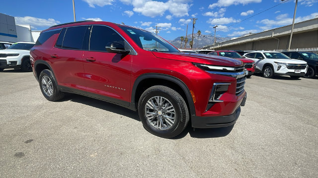 Used 2026 Chevrolet Traverse LT w/ LPO, Cargo Package FWD image 32