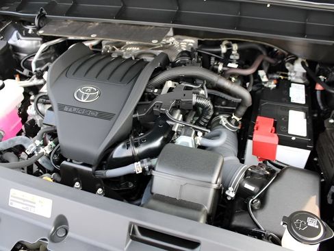 Certified 2025 Toyota Highlander XLE AWD/4WD image 28