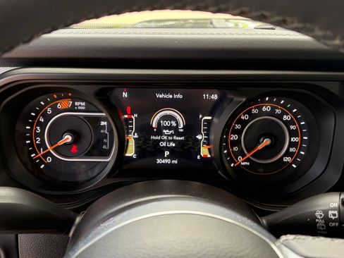 Used 2025 Jeep Wrangler Unlimited Sahara AWD/4WD image 39