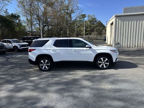 Used 2018 Chevrolet Traverse LT image 4