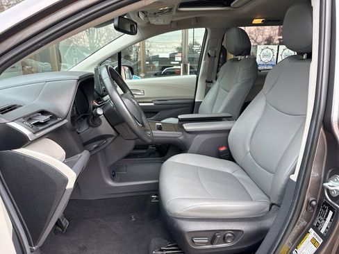 Used 2024 Toyota Sienna XLE image 14