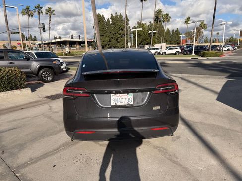 Used 2024 Tesla Model X image 4