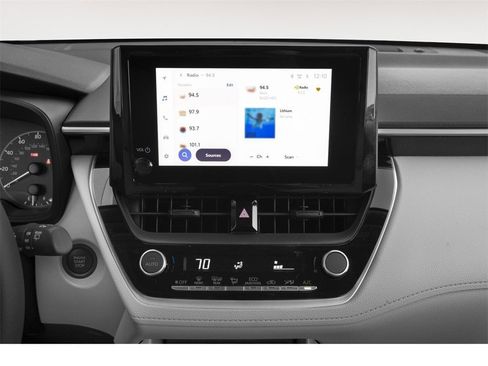 Used 2024 Toyota Corolla Cross LE image 10