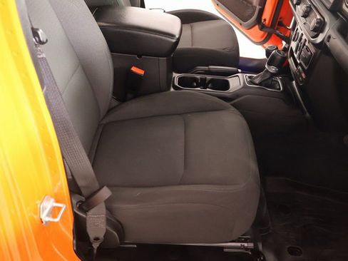 Used 2023 Jeep Gladiator Sport image 14