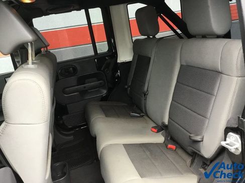 Used 2010 Jeep Wrangler Unlimited Sport image 23
