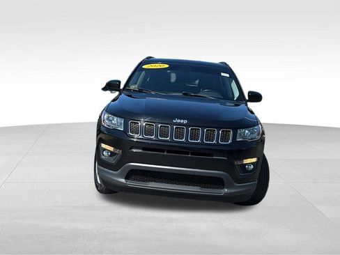 Used 2020 Jeep Compass Latitude w/ Cold Weather Group AWD/4WD image 2
