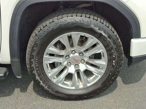 Used 2024 GMC Sierra 1500 Denali w/ Technology Package AWD/4WD image 9