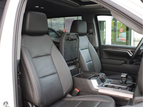 Used 2022 Chevrolet Silverado 1500 LTZ w/ LTZ Premium Package AWD/4WD image 26